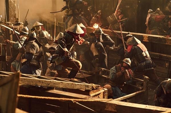 (电影评论)《诺阳：死亡之海》：成为神话的传奇上将的安魂曲