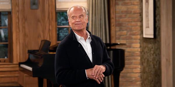 Frasier smirking in the Frasier reboot episode 6