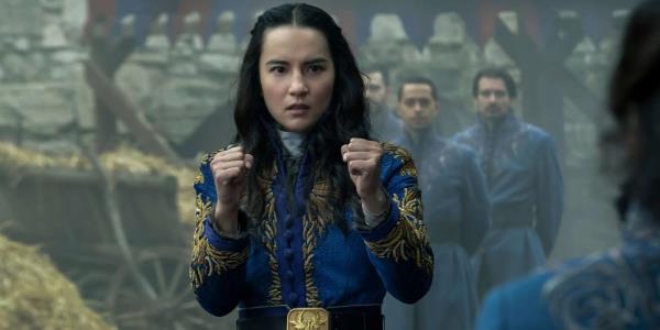 An image of Alina preparing to fight in Shadow and Bone