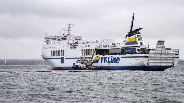 New oil leak reported after stricken ferry off the Swedish coast is pulled free