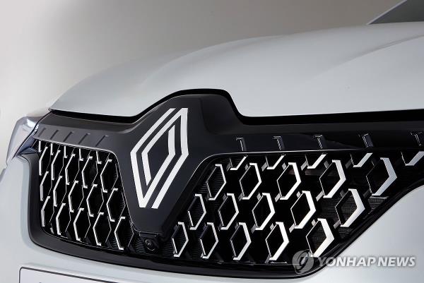This photo provided by Renault Korea shows the company's new diamond emblem seen on its New Renault Arkana compact SUV model. (PHOTO NOT FOR SALE) (Yonhap)