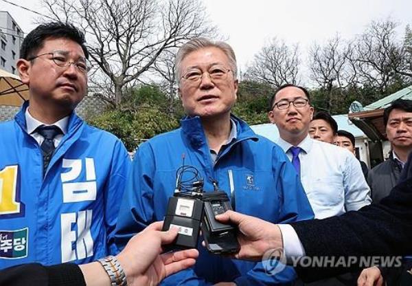 Former President Moon Jae-in speaks during his visit to the southeastern city of Ulsan on April 2, 2024. (Yonhap)