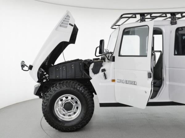 Toyota Mega Cruiser 10