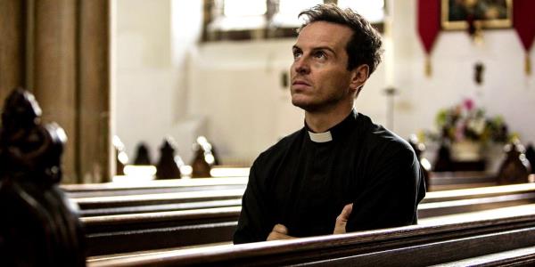 Andrew Scott as the priest looking while sitting in a church in Fleabag